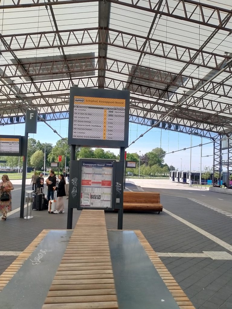 Upgrade schermen station Schiphol