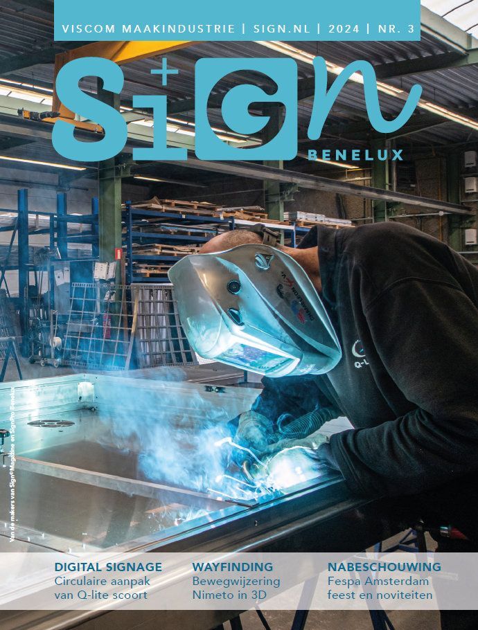Kastenbouw Q-lite op de cover van Sign Benelux magazine